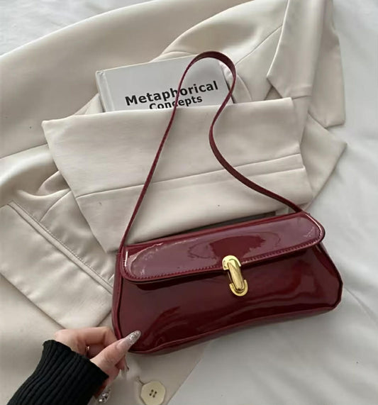 Red Elegant Handbag - Classic Style